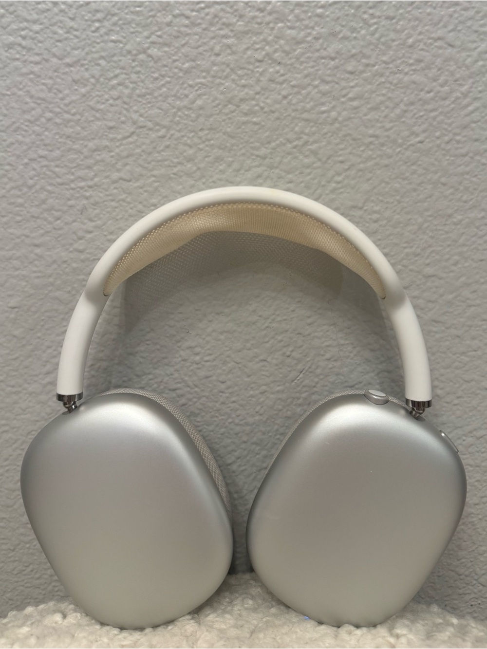 Silver Apple AirPod Max
